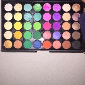 Rainbow eyeshadow palette with 40 shades